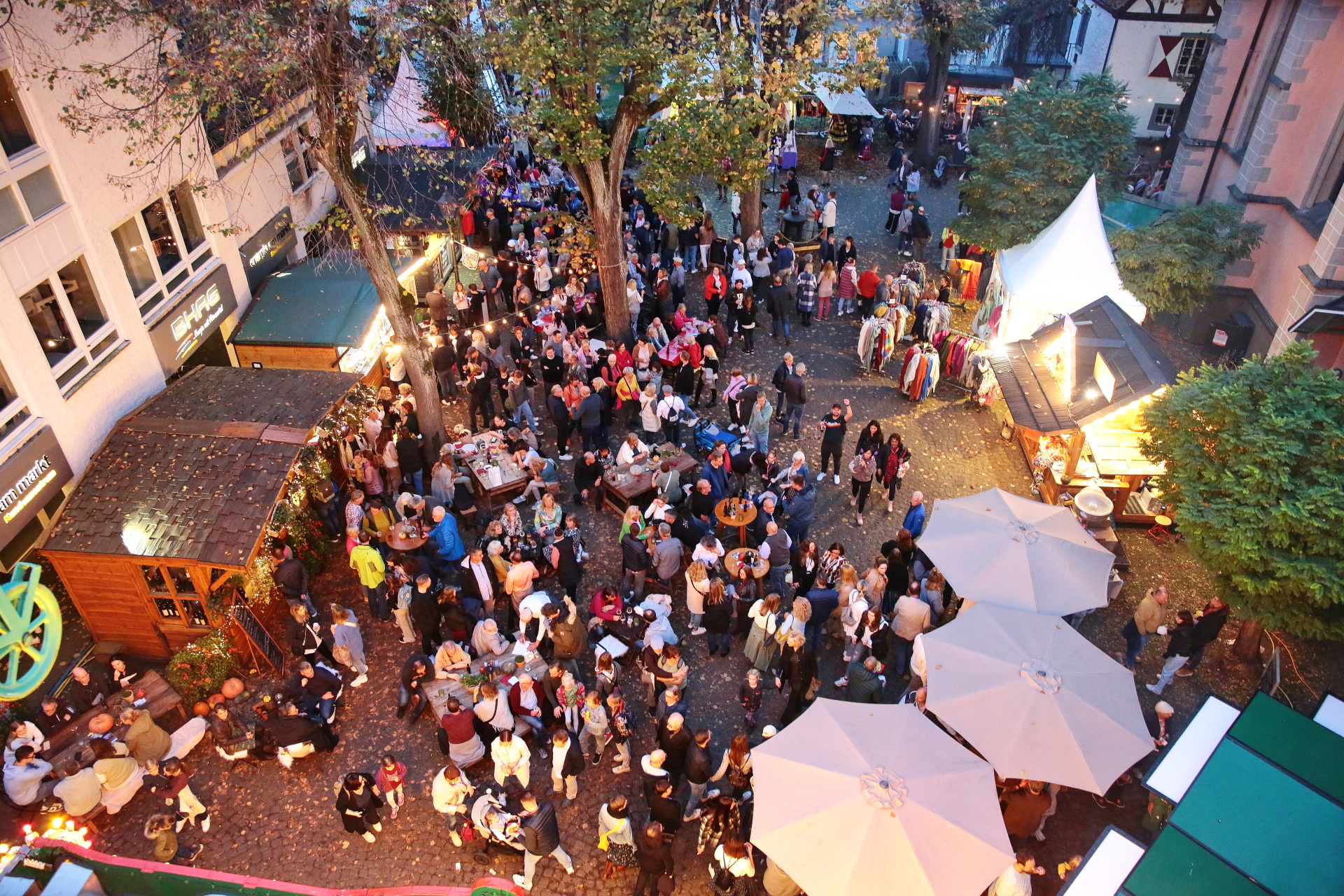 Martini Markt Der Martinimarkt lockt jedes Jahr tausende Besucherinnen und Besucher an